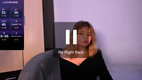 hi Im Mina  online show from December 10, 5:07 am