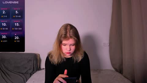 hi Im Mina  online show from December 23, 1:18 am