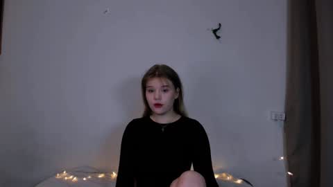 hi Im Mina  online show from January 5, 1:24 am