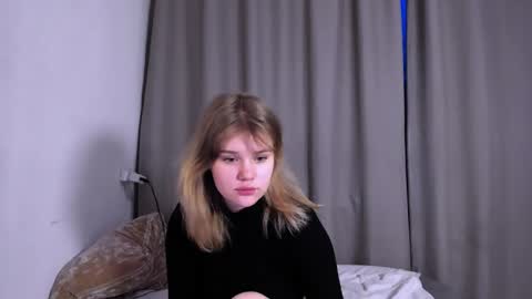 hi Im Mina  online show from January 17, 1:36 am