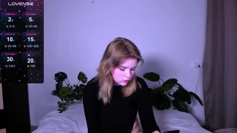 hi Im Mina  online show from January 23, 12:30 pm