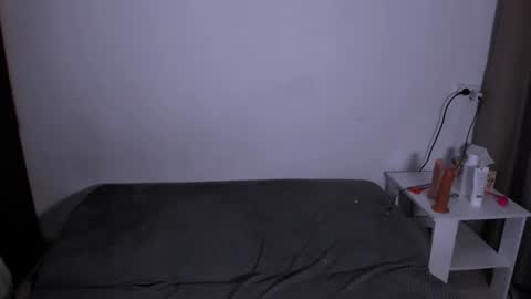 hi Im Mina  online show from February 7, 1:15 am