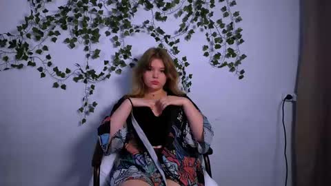 hi Im Mina  online show from February 19, 9:28 am