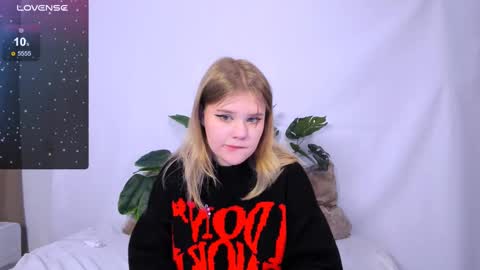 hi Im Mina  online show from March 4, 4:49 am