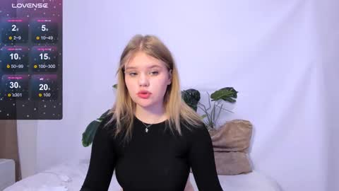 hi Im Mina  online show from March 5, 8:43 am