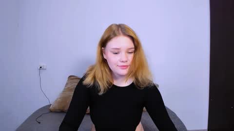 hi Im Mina  online show from October 13, 10:32 pm