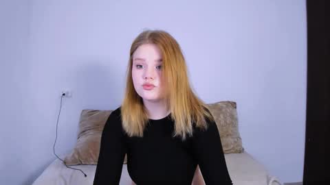 hi Im Mina  online show from October 19, 10:32 pm