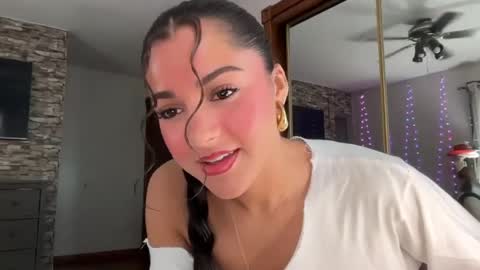 Mina online show from March 18, 1:14 pm