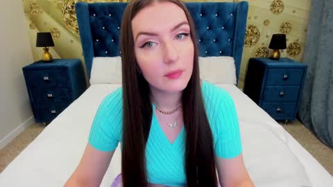 minchelskatrina online show from January 31, 1:23 pm