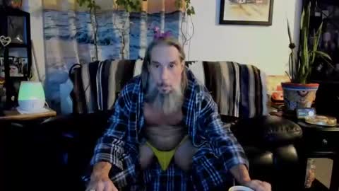 Snapshot of mindphuk chatting on March 9, 2:18 am mindphuk online show from March 9, 2:18 am