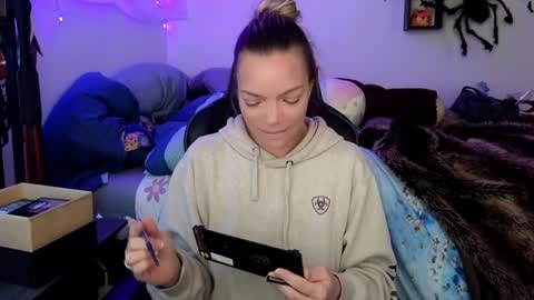 Mindy Mars online show from January 15, 2:35 pm