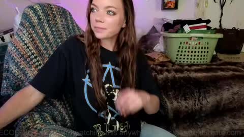Snapshot of mindymars chatting on April 21, 6:01 pm Mindy Mars online show from April 21, 6:01 pm