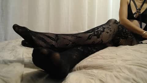 Snapshot of mindyourmanners_ chatting on October 10, 2:32 am mindyourmanners_ online show from October 10, 2:32 am