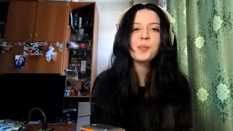 Snapshot of mindyrives chatting on February 15, 5:59 am Mindy online show from February 15, 5:59 am