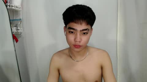 mingkla_man online show from April 9, 8:20 am