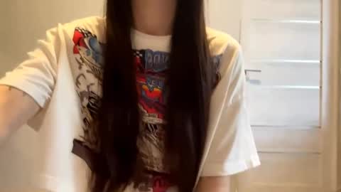Snapshot of minhblomme chatting on September 22, 4:58 am Emilia online show from September 22, 4:58 am