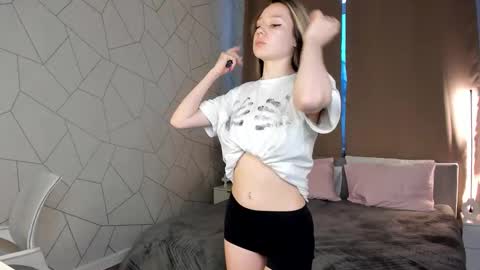 Snapshot of mini_allice chatting on February 12, 1:44 am Allice online show from February 12, 1:44 am