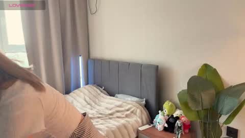 Snapshot of minicleo chatting on September 28, 12:21 pm Cleo online show from September 28, 12:21 pm