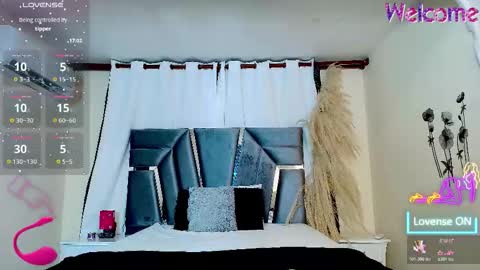 minilove_01 online show from February 16, 12:01 pm