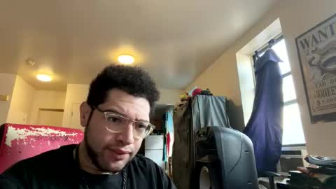 Snapshot of minimoose1003 chatting on February 8, 1:25 pm minimoose1003 online show from February 8, 1:25 pm