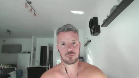 Snapshot of minka28 chatting on June 6, 5:17 pm minka28 online show from June 6, 5:17 pm