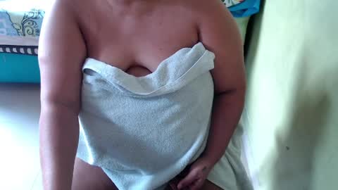 Snapshot of minnie_bbw69 chatting on April 4, 7:00 pm Andrea online show from April 4, 7:00 pm