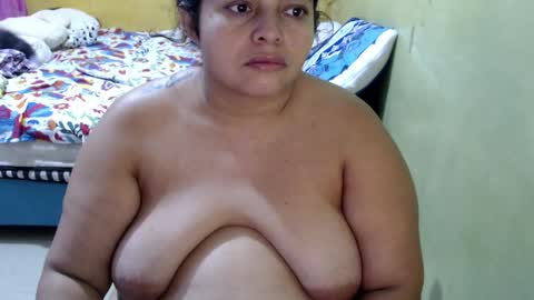 Snapshot of minnie_bbw69 chatting on April 13, 11:48 am Andrea online show from April 13, 11:48 am