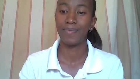 Snapshot of minouch211907 chatting on January 27, 8:40 am minouch211907 online show from January 27, 8:40 am