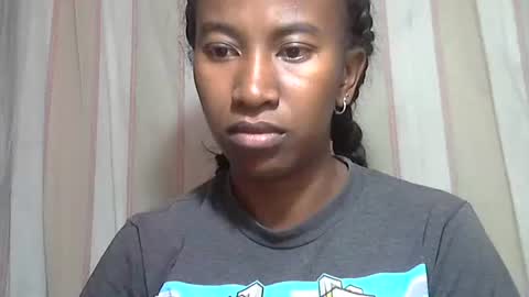 minouch211907 online show from October 31, 4:57 am