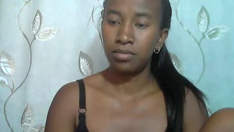 minouch211907 online show from March 27, 8:26 am