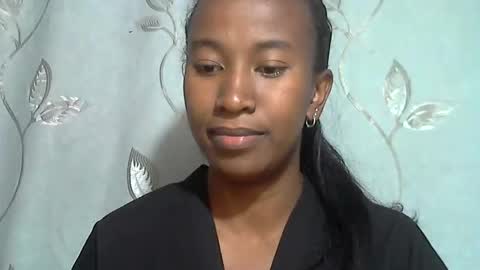 minouch211907 online show from April 7, 4:57 am