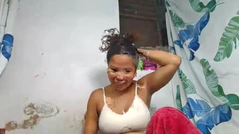 Snapshot of miora620846 chatting on May 12, 7:27 am miora620846 online show from May 12, 7:27 am