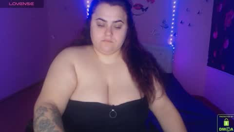 mira_cle_ online show from March 25, 9:04 am