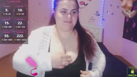 Snapshot of mira_cle_ chatting on May 13, 7:39 am mira_cle_ online show from May 13, 7:39 am