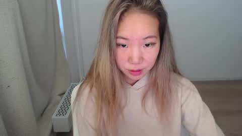 mira_g online show from October 2, 7:04 am