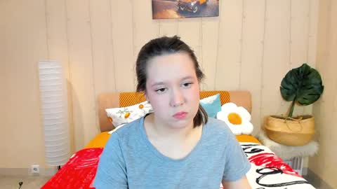 Snapshot of mira_karter chatting on April 12, 2:27 am Mira online show from April 12, 2:27 am