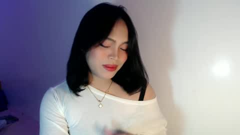 Snapshot of mira_luna222 chatting on February 6, 5:46 am Mira Bella online show from February 6, 5:46 am