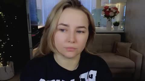 Mira online show from March 15, 1:22 am