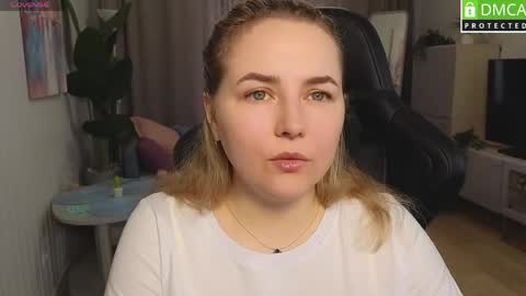 Snapshot of mira_mermayd chatting on April 25, 1:30 am Mira online show from April 25, 1:30 am