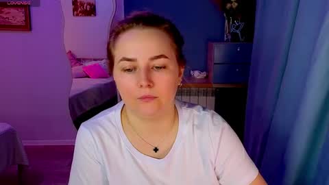 Snapshot of mira_mermayd chatting on May 7, 1:33 am Mira online show from May 7, 1:33 am