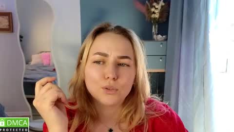 Snapshot of mira_mermayd chatting on June 5, 7:03 am Mira online show from June 5, 7:03 am