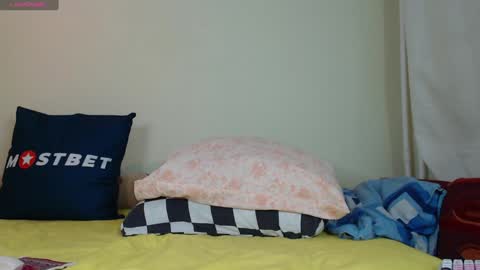 Snapshot of mira_one_ chatting on December 11, 11:08 am mira_one_ online show from December 11, 11:08 am