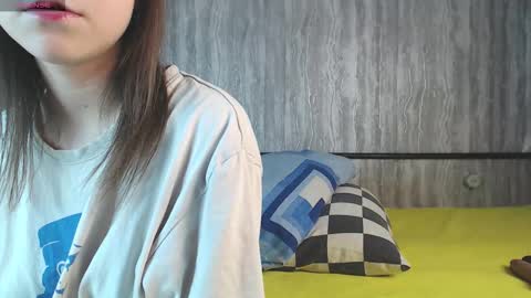 Snapshot of mira_one_ chatting on October 7, 10:34 am mira_one_ online show from October 7, 10:34 am