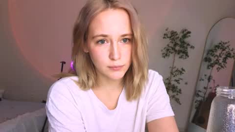 Snapshot of mira_spark chatting on October 26, 7:09 pm Mira online show from October 26, 7:09 pm