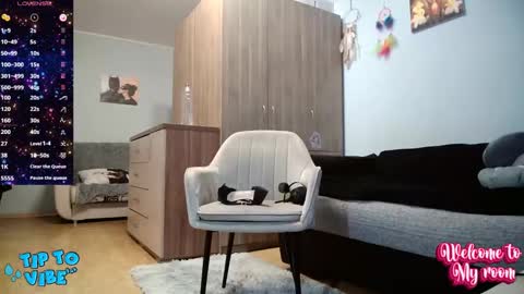 Snapshot of miracle_rose chatting on February 4, 2:07 am Miracle Rose online show from February 4, 2:07 am