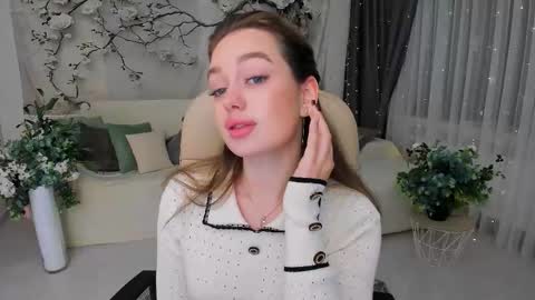 Snapshot of miraclecurly chatting on October 22, 7:46 pm Emma online show from October 22, 7:46 pm