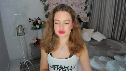 Snapshot of miraclecurly chatting on November 20, 6:29 pm Emma online show from November 20, 6:29 pm