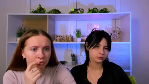 Snapshot of miraella chatting on October 5, 8:34 am Mira online show from October 5, 8:34 am