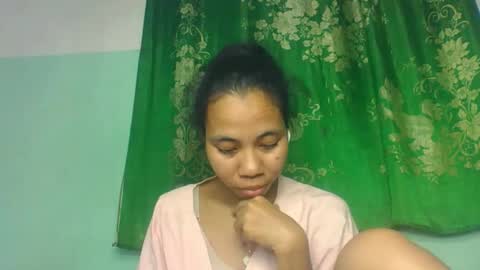 Snapshot of mirah881 chatting on June 6, 7:40 pm mirah881 online show from June 6, 7:40 pm