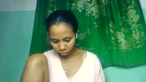 Snapshot of mirah881 chatting on June 7, 7:45 am mirah881 online show from June 7, 7:45 am